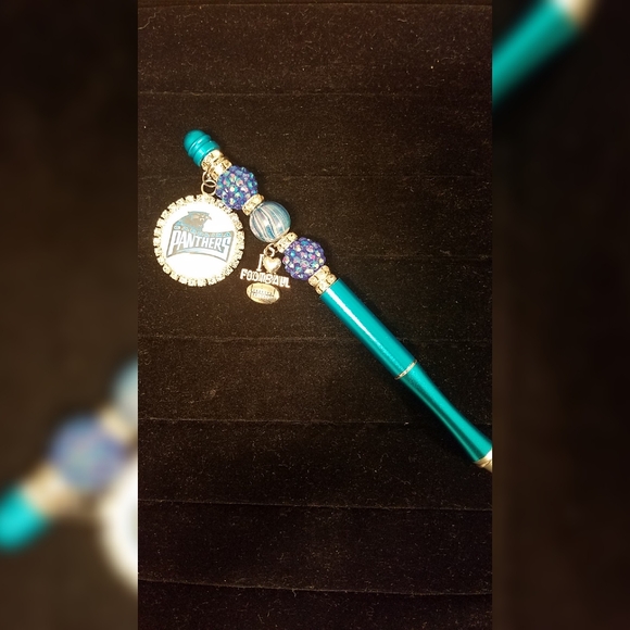 Beaded pen with charms - Picture 2 of 7